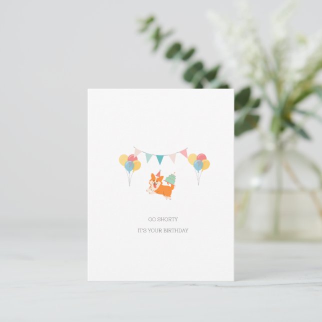 POSTAL CARTÃO DE ANIVERSÁRIO CORGI FELIZ  (Em pé/Frente)