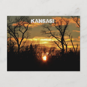 Postal Kansas Sunset com nuvens e árvores Postam Cartão