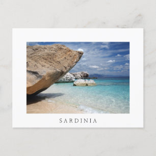 Postal Praia de Sardinia com o cartão grande do branco