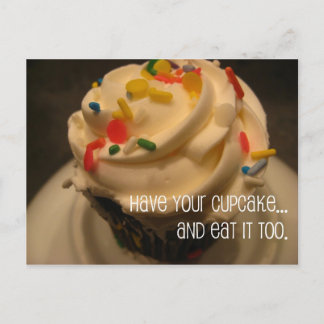 Postal Tome seu Cupcake e coma-o ao cartão de aniversário