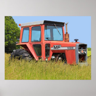 Pôster 1085 Massey Ferguson Estacionado Em Um Campo