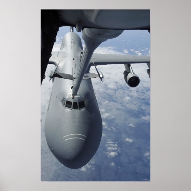 Pôster A KC-10 Extender prepares to refuel a C-5 Galax (Frente)