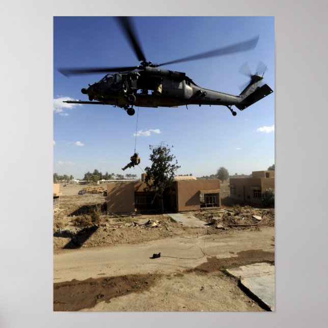 Pôster A pararescueman rappels from an HH-60 2 (Frente)