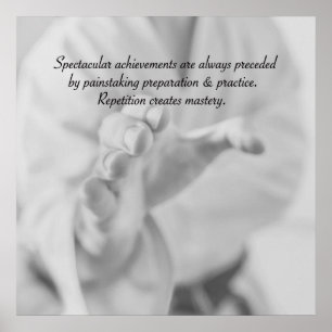 Poster A repetição cria domínio.