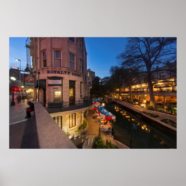 Pôster A Riverwalk No Dusk No Centro San Antonio 2 (Frente)