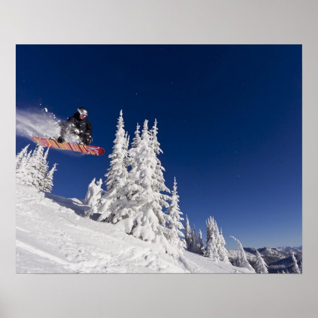 Pôster Acção de snowboarding no Whitefish Mountain Resort (Frente)