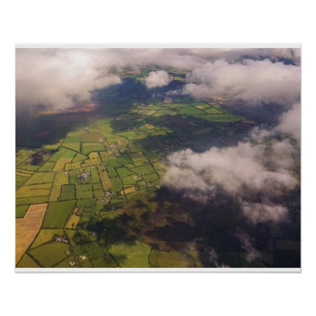 Pôster Aerial Patchwork of Irish Farmland and Clouds (Frente)