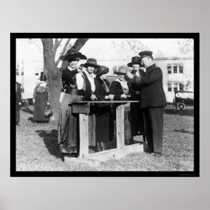 Pôster Agentes da polícia das mulheres e armas 1914