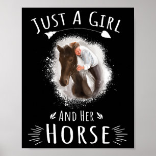Poster Apenas Uma Menina E Sua Citação De Cavalo Andando 