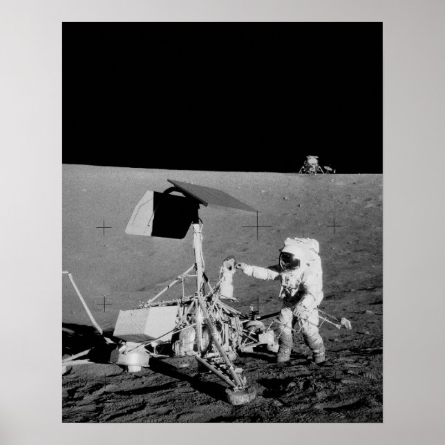 Pôster Apollo 12 Módulo Astronauta e Lunar na Lua (Frente)