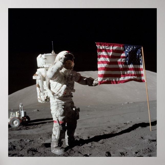 Pôster Apollo 17 Astronauta Salutes Bandeira Americana (Frente)