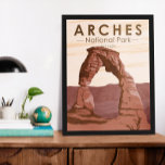 Poster Arches National Park Delicate Arch Vintage<br><div class="desc">Arche o trabalho de arte vetor design. O parque fica ao norte de Moab,  no estado de Utah. Bordado pelo Rio Colorado,  no sudeste,  é conhecido como o local de mais de 2.000 arcos naturais de arenito.</div>