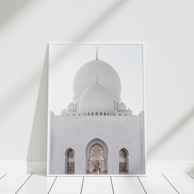 Poster Arquitetura Islâmica da Mesquita Branca (White Mosque Islamic Architect Poster in white frame against white wall.)