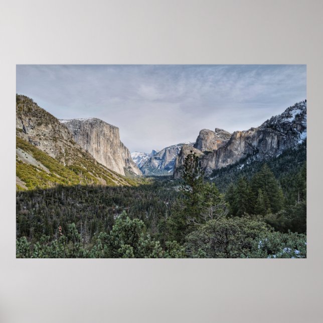 POSTER ÁRVORES VERDES PERTO DA MONTANHA SOB PELE NUVEM DU (Frente)