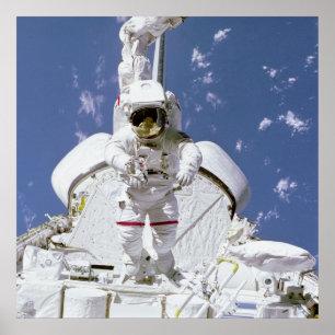 Pôster Astronauta conectado ao sistema de manipulador rem