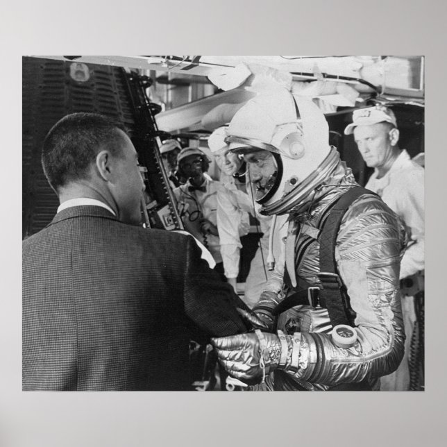 Pôster Astronauta se preparando para inserção na Liberdad (Frente)