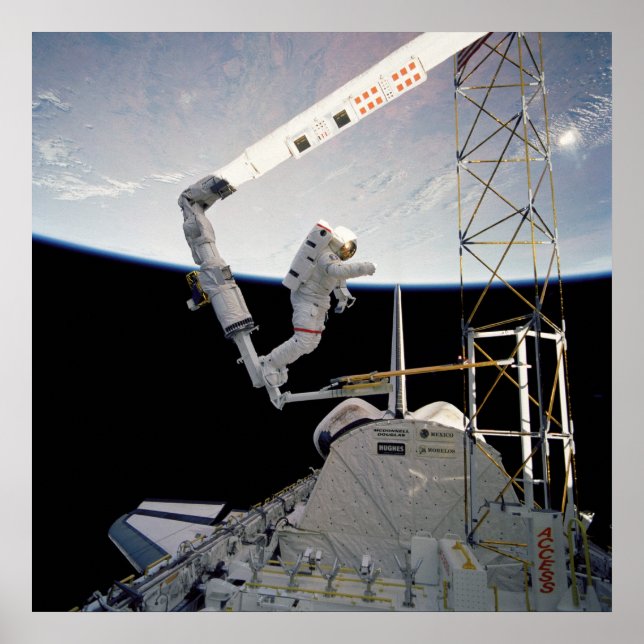Poster Astronauta trabalhando a bordo do Shuttle Atlantis (Frente)