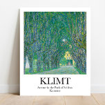 Poster Avenida no Parque de Schloss Kammer Gustav Klimt<br><div class="desc">Traga a beleza da natureza para a sua casa com esta poster impressionante da "Avenida no Parque de Schloss Kammer" de Gustav Klimt. Pintada em 1912, esta peça retrata uma avenida com arvores no parque de Schloss Kammer. Klimt se voltou consistentemente para paisagistas durante as férias de verão passadas no...</div>