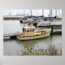 Barco de estilo tradicional construído moderno