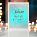 Poster Bat Mitzvah é bem-vindo<br><div class="desc">Típica de prata e sinal de boas-vindas do partido Bat Mitzvah, azul-lacrimogêneo e azul-lacrimogêneo. O fundo azul lacrimejante é totalmente personalizável. Adicione seu nome hebraico.</div>