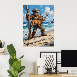 Poster Beachcomber Bigfoot: Um Encontro Inesperado