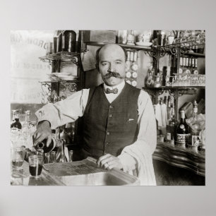 Pôster Bebida de derramamento do barman, 1910. Foto do