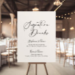 Poster Bebidas com assinatura de caligrafia elegante e id<br><div class="desc">Este letreiro de bebidas com assinatura de caligrafia elegante e idílica é perfeito para um casamento rústico. O design simples e elegante apresenta tipografia clássica e sofisticada em preto e branco. 

Personalize o letreiro com os nomes dos noivos e sua bebida favorita.</div>