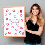 Poster Beija A Miss Adeus Jogo De Bachelorette<br><div class="desc">Aproveite a alegria das comemorações pré-casamento com o nosso Poster de Jogo Keepsasasasasasasasakosbekeikkoskoskoskelorette, uma alegria adição a qualquer chá de panela ou festa de solteira. Esta atividade divertida e humorística convida os hóspedes a deixar a sua marca com beijos de batom, criando um bem-estar apreciado para a futura noiva. Como...</div>