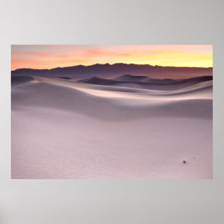 Pôster Belo nascer do sol sobre dunas do deserto