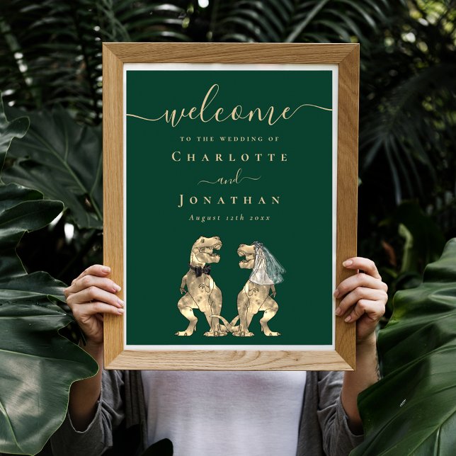 Poster Bem-vindo ao Tema Dinossauro Casamento Verde Escur (Dinosaur themed wedding custom welcome dark green poster with funny T-Rex bride and groom dinos)