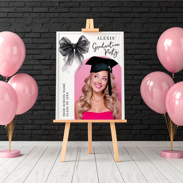 Poster Black Bow Coquette Graduation Party Photo Sign (Criador carregado)