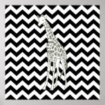 Poster Black Safari Chevron com Pop Art Giraffe<br><div class="desc">Padrão de Mod Chevron na paleta de cores Safari Moods de Emporio Moffa,  com girafa de pop de arte de um lado.</div>