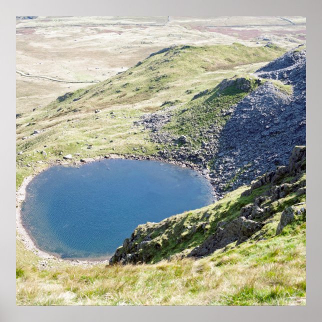 Poster Blind Tarn Dow Crag Lake District Postcard Cushion (Frente)