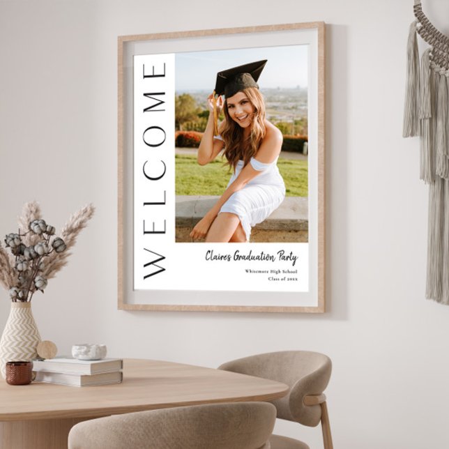 Poster Boas-vindas à Festa de Formatura com Foto Vertical (Modern Typography Graduation Welcome Poster. Available as a printed version or an instant download.)