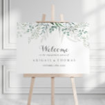 Poster Boas-vindas à Festa de noivado Eucalyptus minimali<br><div class="desc">Este sinal minimalista de boas-vindas ao eucalipto é perfeito para uma simples celebração de noivado. A design apresenta uma coloração aquosa elegante folhas verdes de eucalipto. Faça deste poster com que seja seu,  adicionando o nome da noiva e do noivo,  e a data do noivado.</div>