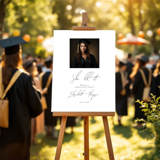 Poster Boas-vindas à graduação mínima em preto e branco (Minimalist Black and White Graduation Welcome Poster)