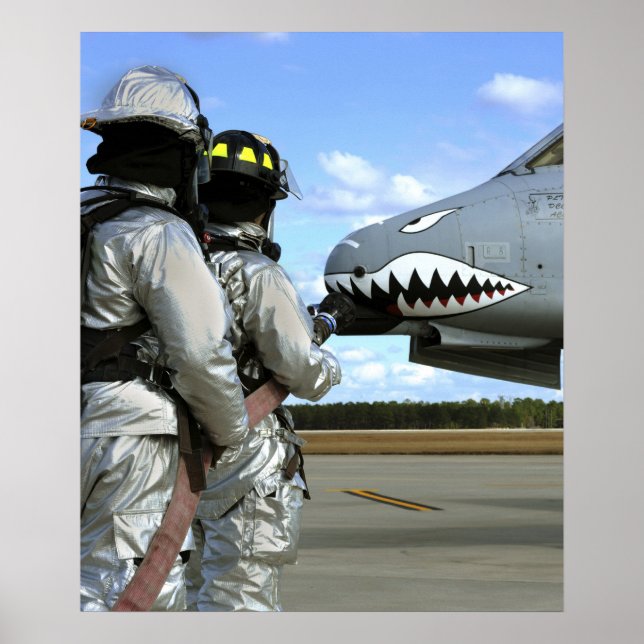 Poster Bombeiros implantam uma mangueira de incêndio dura (Frente)