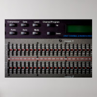 Botões em um mixer de som em um estúdio de gravaçã