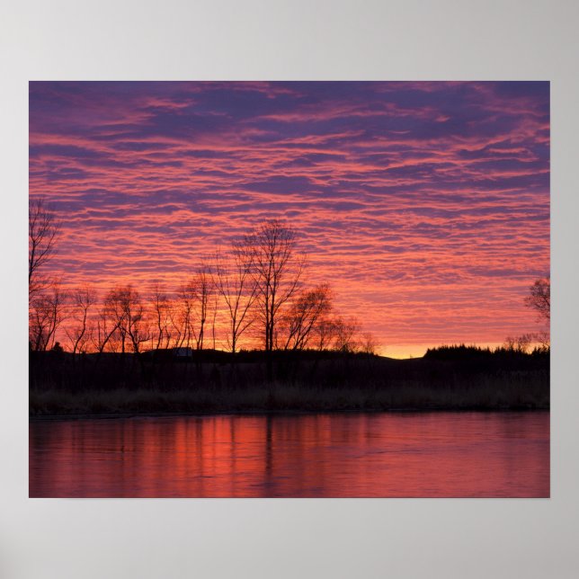Pôster Brilliant sunset reflects into the Calamus River (Frente)
