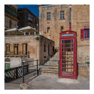 Pôster Cabine telefônica vermelha em La Valetta Malta