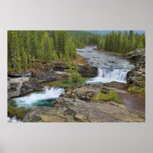 Poster Cachoeira nas montanhas rochosas canadenses