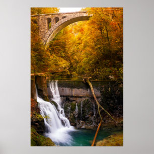 Poster Cachoeira no cânion da garganta de Vintgar no outo