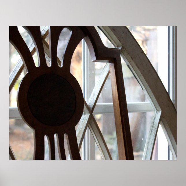 Poster Cadeira de madeira rustica em frente ao Windows 16 (Frente)