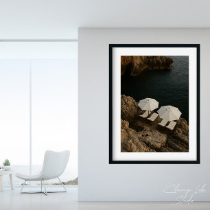 Poster Cadeiras Brancas Minimalistas de Fuga Costeira Mod