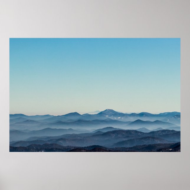 Poster Camadas de nevoeiro, colinas e montanhas (Frente)