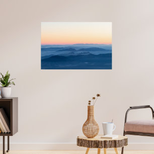 Poster Camadas mágicas de nevoeiro ao pôr do sol