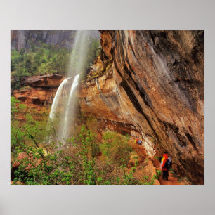 Pôster Caminhando na Trilha Emerald Pools em Zion Nationa
