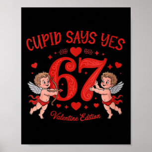 Poster Camiseta engraçada feminina 67 Cupido diz 67 Casal