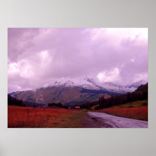 Poster Campos Vermelhos de Outono sob um Céu Montanhoso T