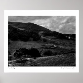 Pôster Capela em uma Estrada para o Cartão Monocromático